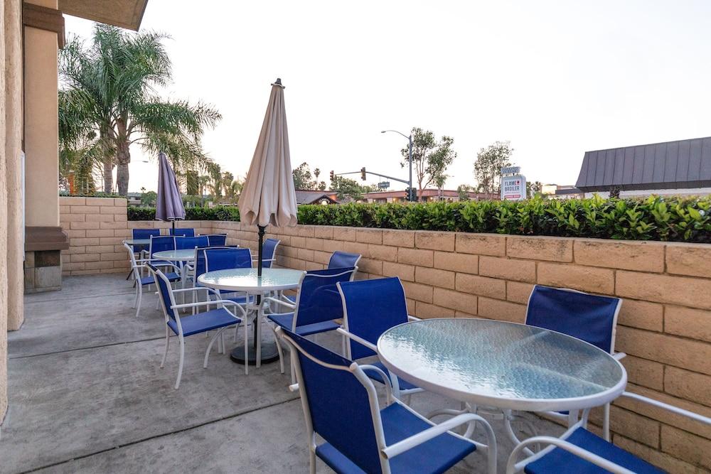 Signature Anaheim Maingate Εξωτερικό φωτογραφία